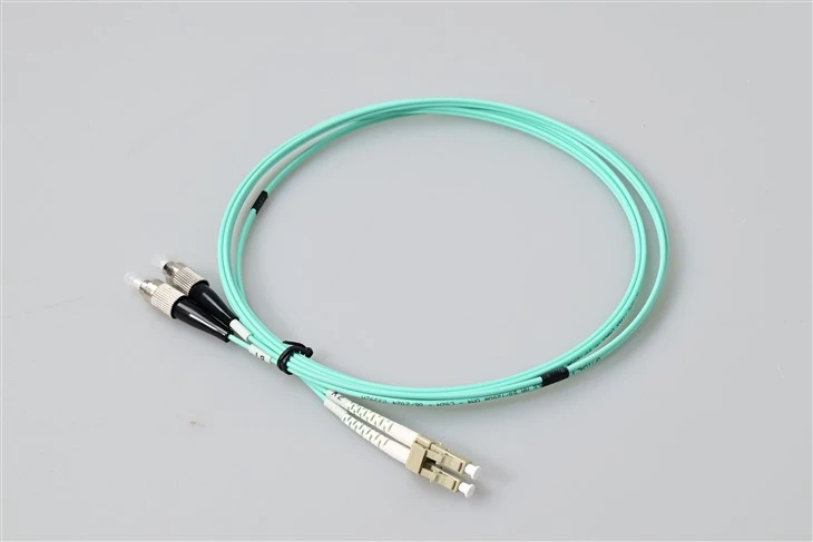 LC UPC dan FC UPC OM3 multimode dupleks patch kabeli – G657A1 Bend sezgir emas, 10 mm min. Burilish radiusi, 2,0 mm LSZH