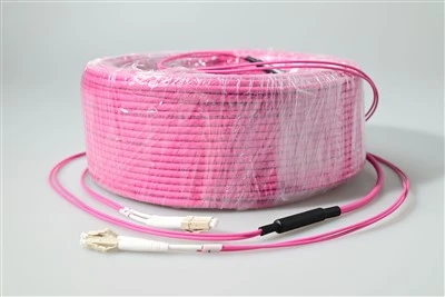 LC dan LC OM4 ko‘p rejimli dupleks yamoq kabeli – 1,25 mm SFF ferrule, IEC 61754-20, SFP+ yuqori zichlikdagi kabel uchun